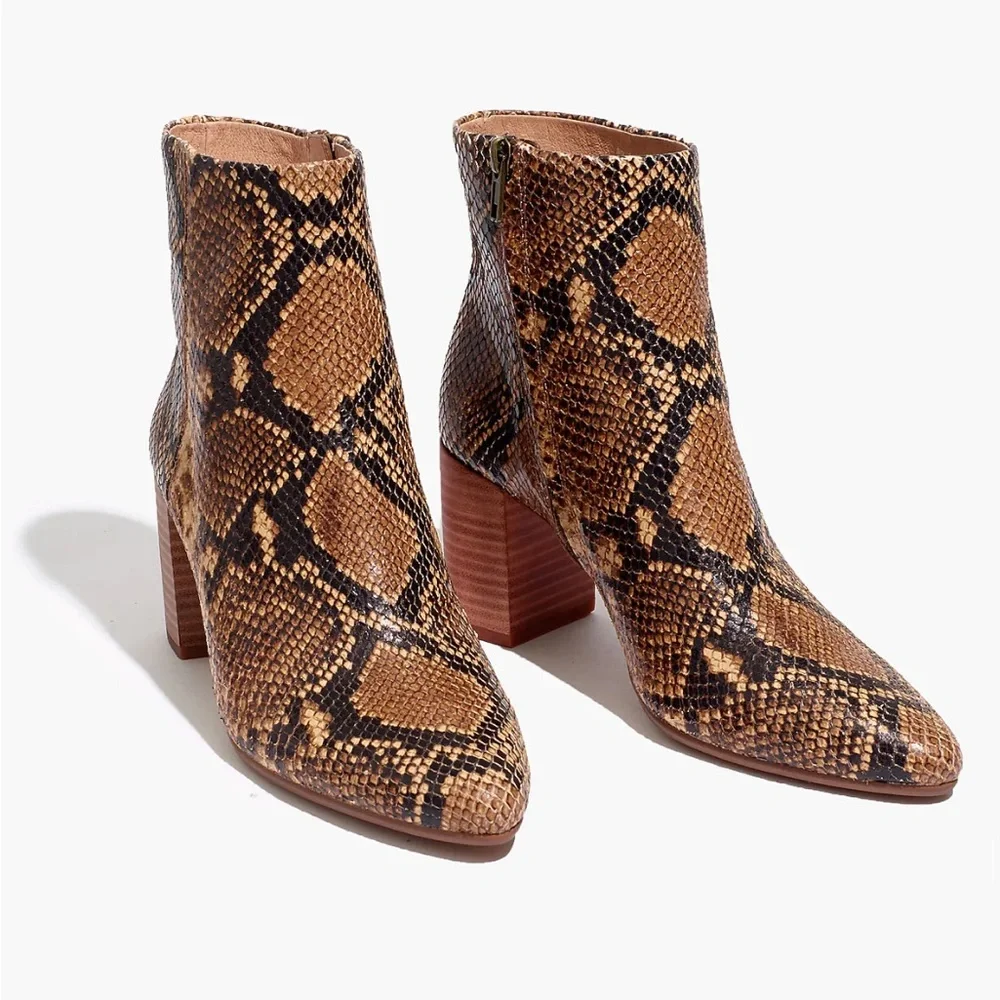 ❌SOLD❌The Fiona Boot in Snake Embossed Leather - Picture 2 of 14
